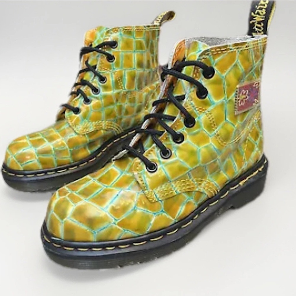 Vintage Dr Martens Yellow Croc Patent Combat Boots Made in England Size 3 UK - Picture 5 of 11